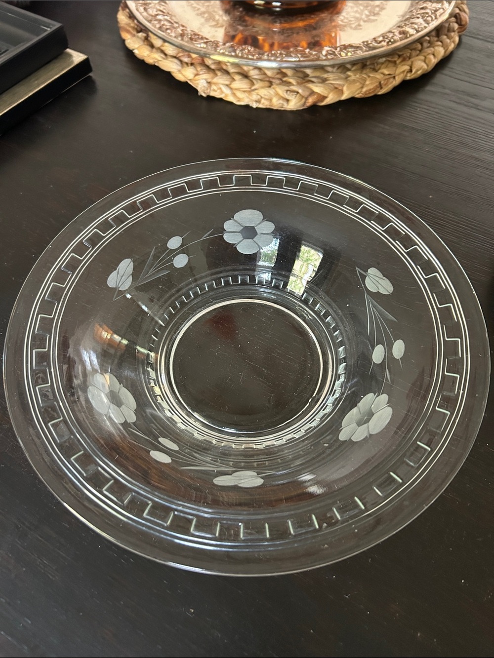 Art-Deco Etched Glass Serving Bowl/fruit bowl with Floral Motif